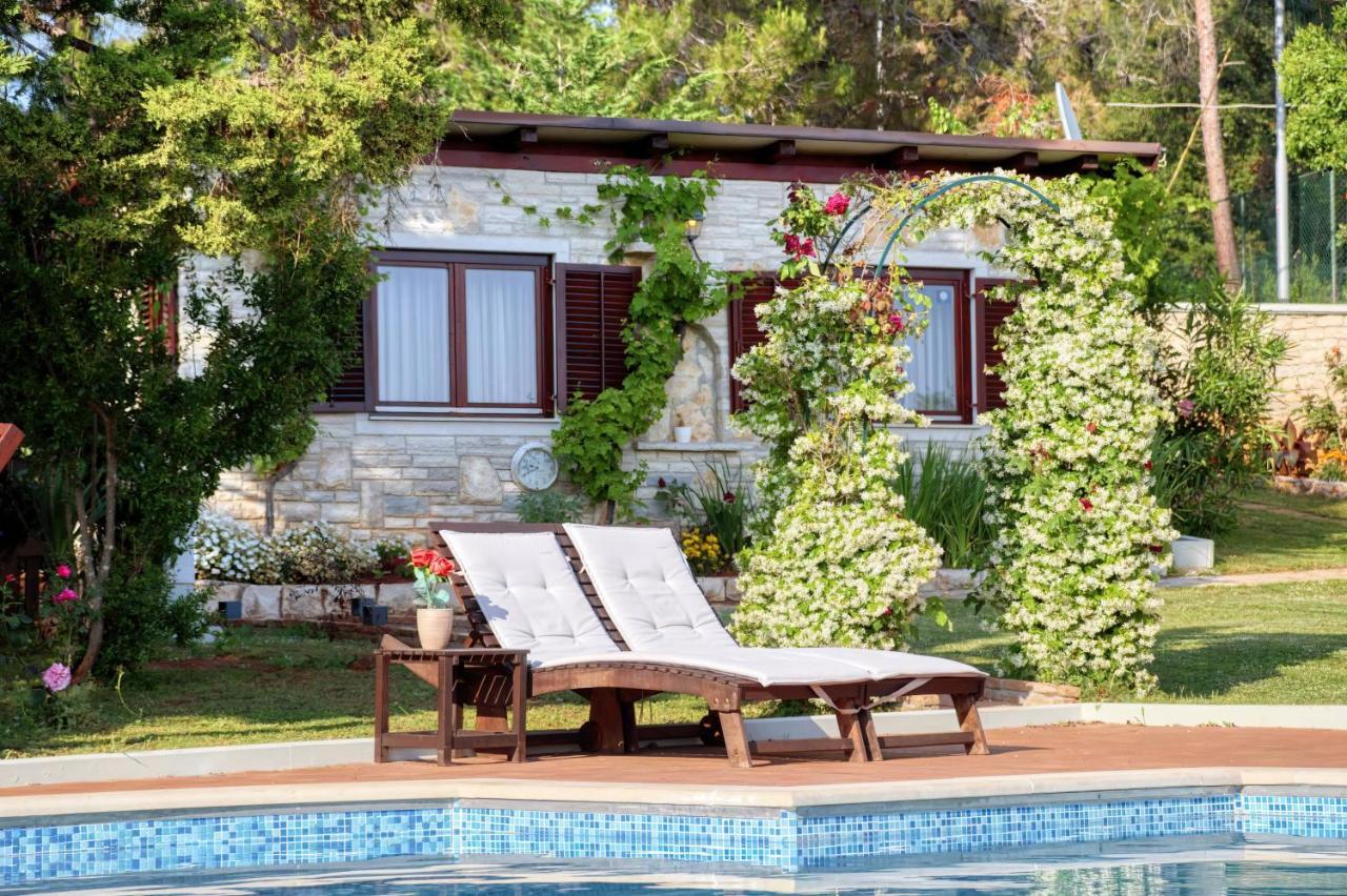 Holiday Home Giardino Marino Pomer Exteriér fotografie