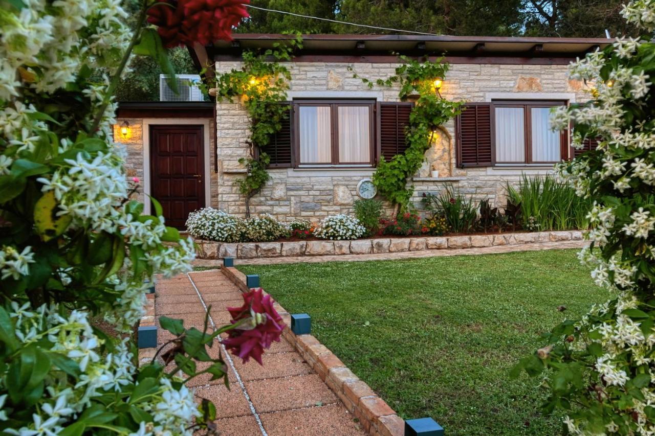 Holiday Home Giardino Marino Pomer Exteriér fotografie